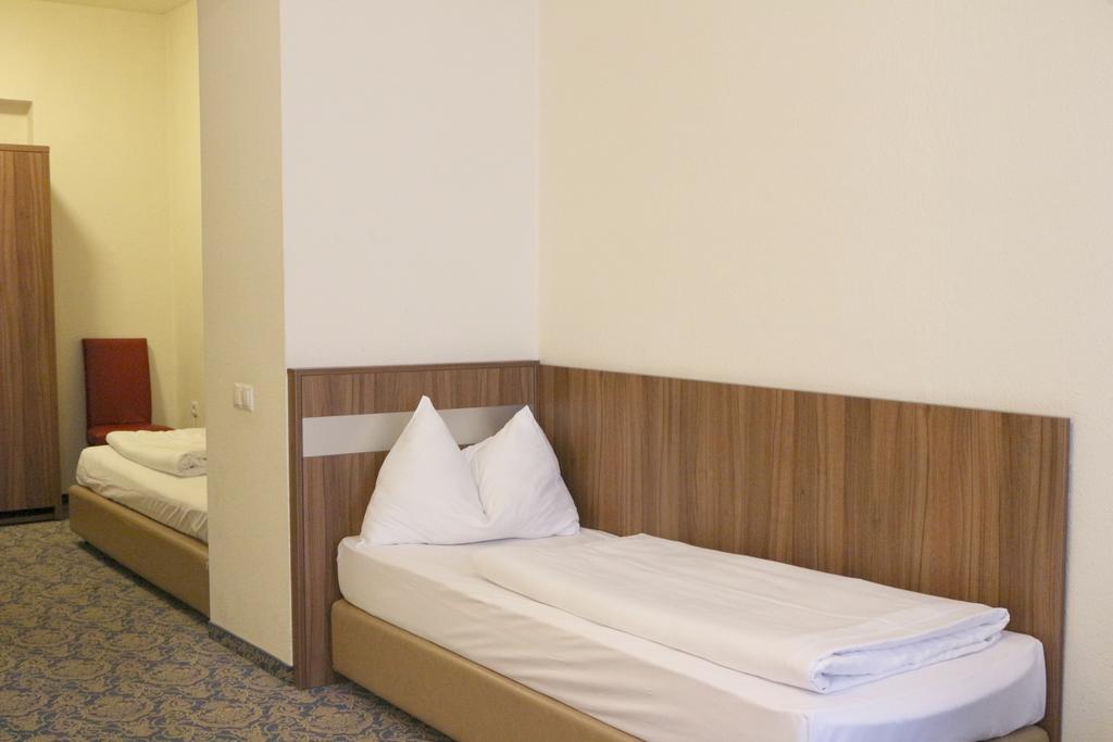 Hotel Carina Виена Екстериор снимка