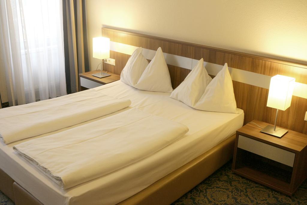 Hotel Carina Виена Екстериор снимка