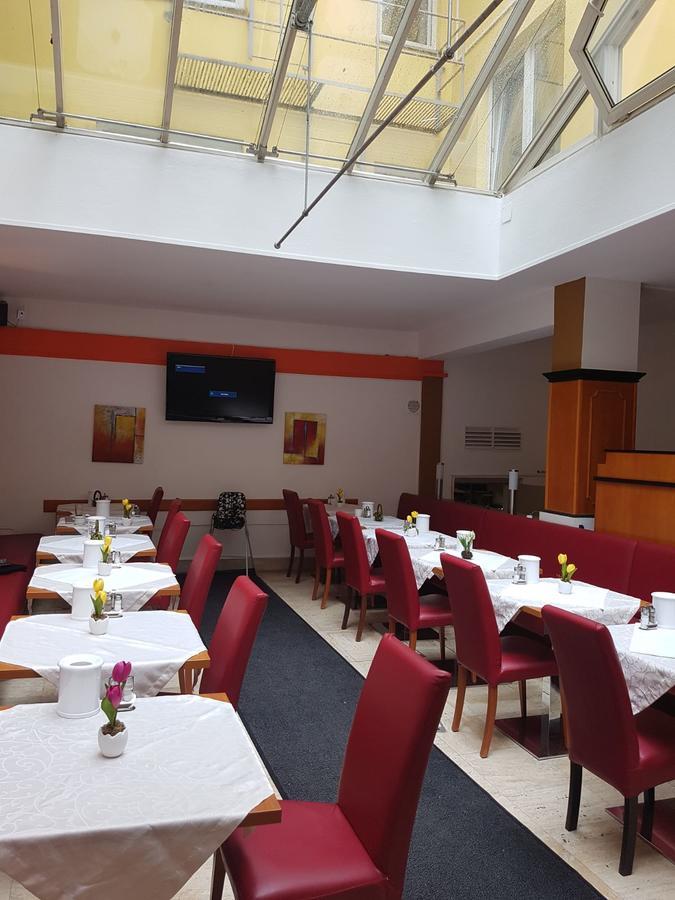 Hotel Carina Виена Екстериор снимка